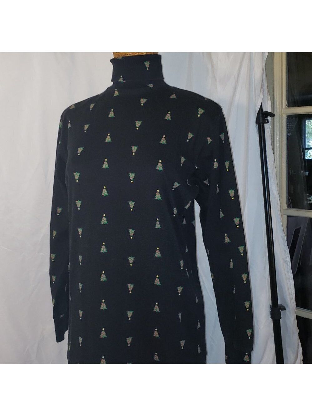 Ladies Vintage THE EAGLE'S EYE Holiday Turtleneck - Christmas Trees - M